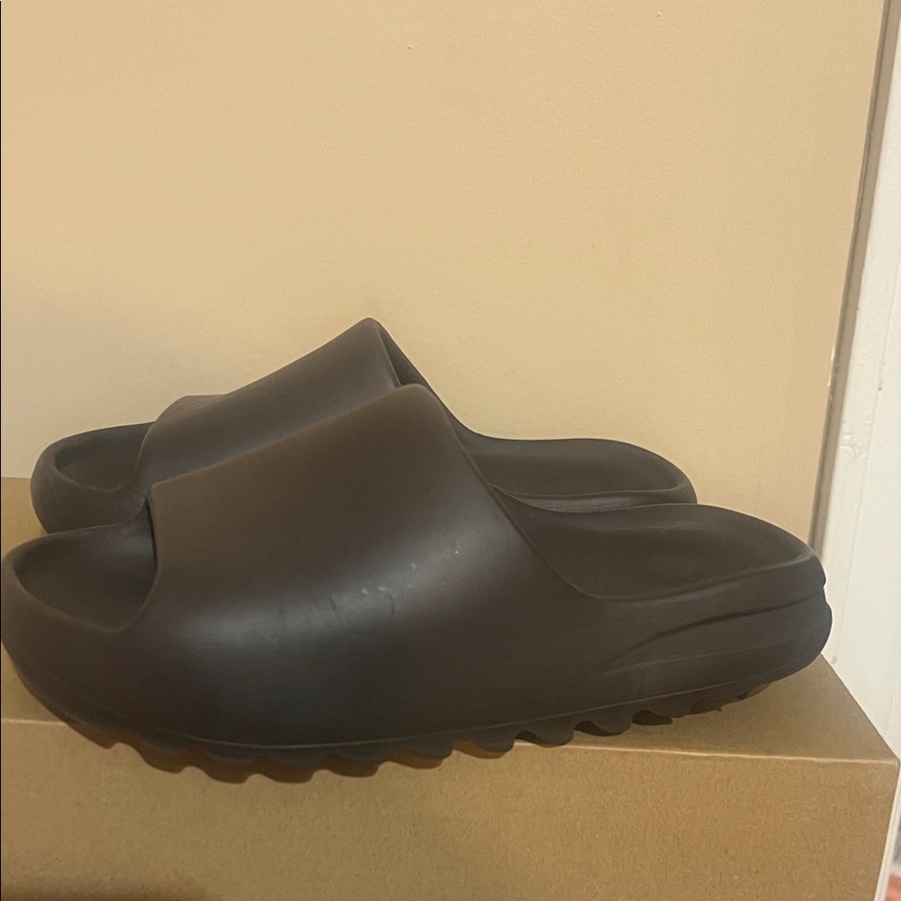 Yeezy Dark Gray Slide Sandals